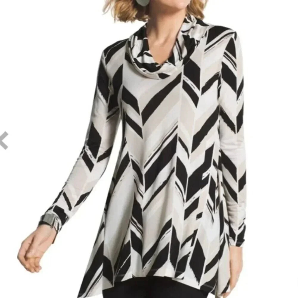 NWOT Chico's Graphic Lines Sharkbite Cowl Top 3/4 Sleeve V Pattern Black White 4